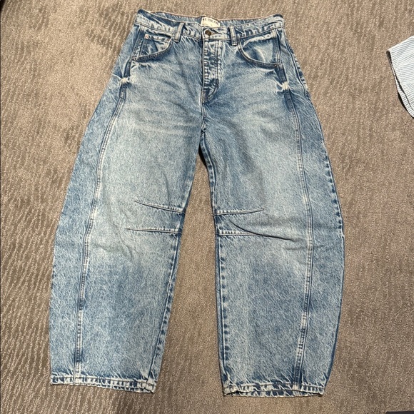 Free People We the Free Good Luck Mid Rise Barrel Ultra Light Beam Jeans - Picture 5 of 6